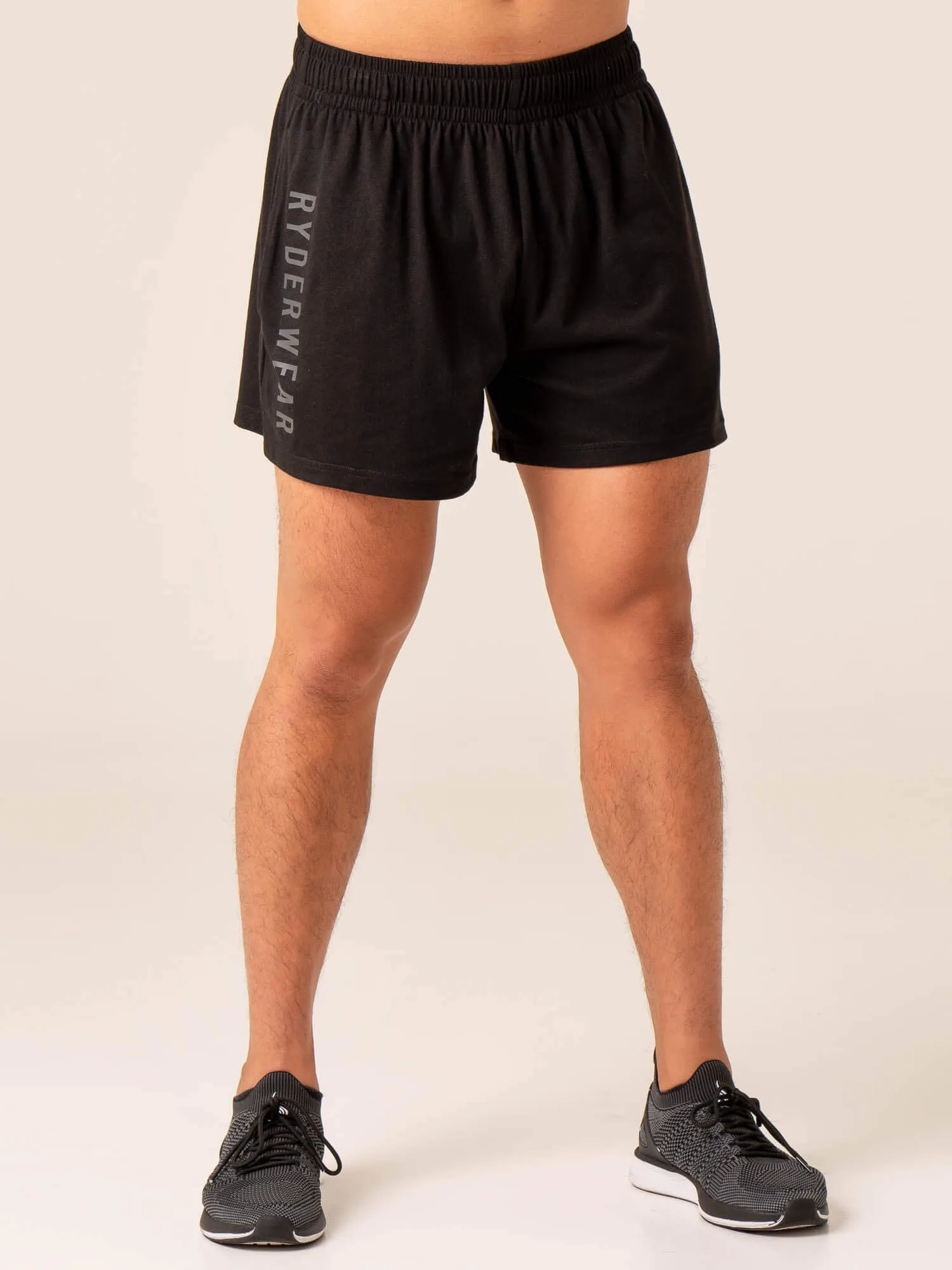 Advance Arnie Short - Black