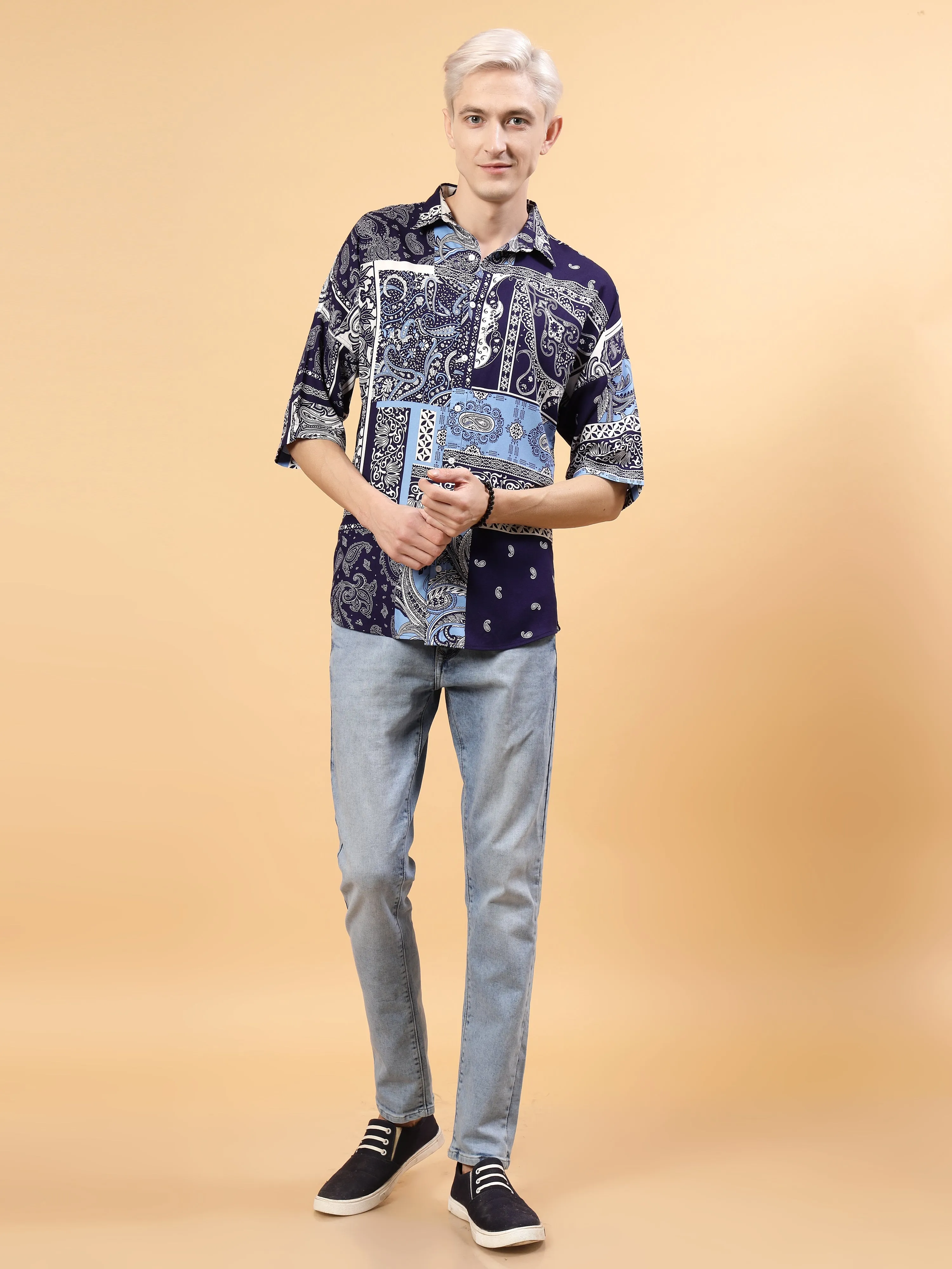 Modern Twist Men's Oversized Shirt With Paisley Print