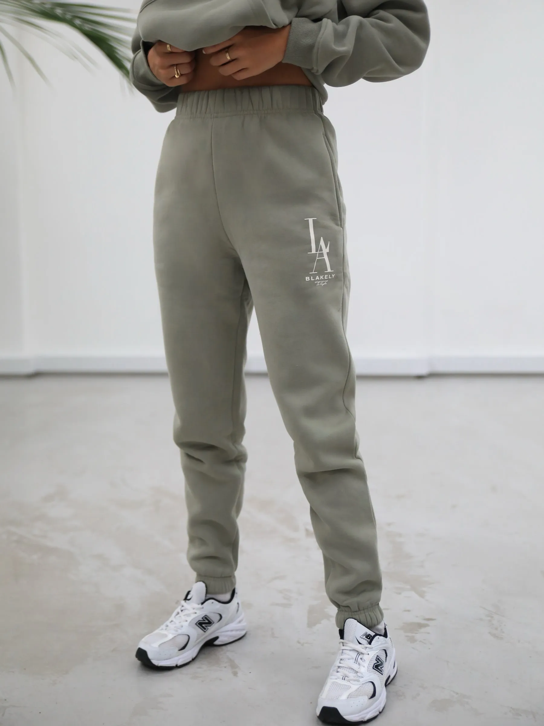 Studio Sweatpants - Olive